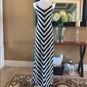 Rampage Fitted Black/Cream Maxi Dress